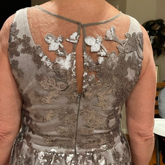 Vera Wang sequin silver cocktail dress size 14 - Picture 3 of 15